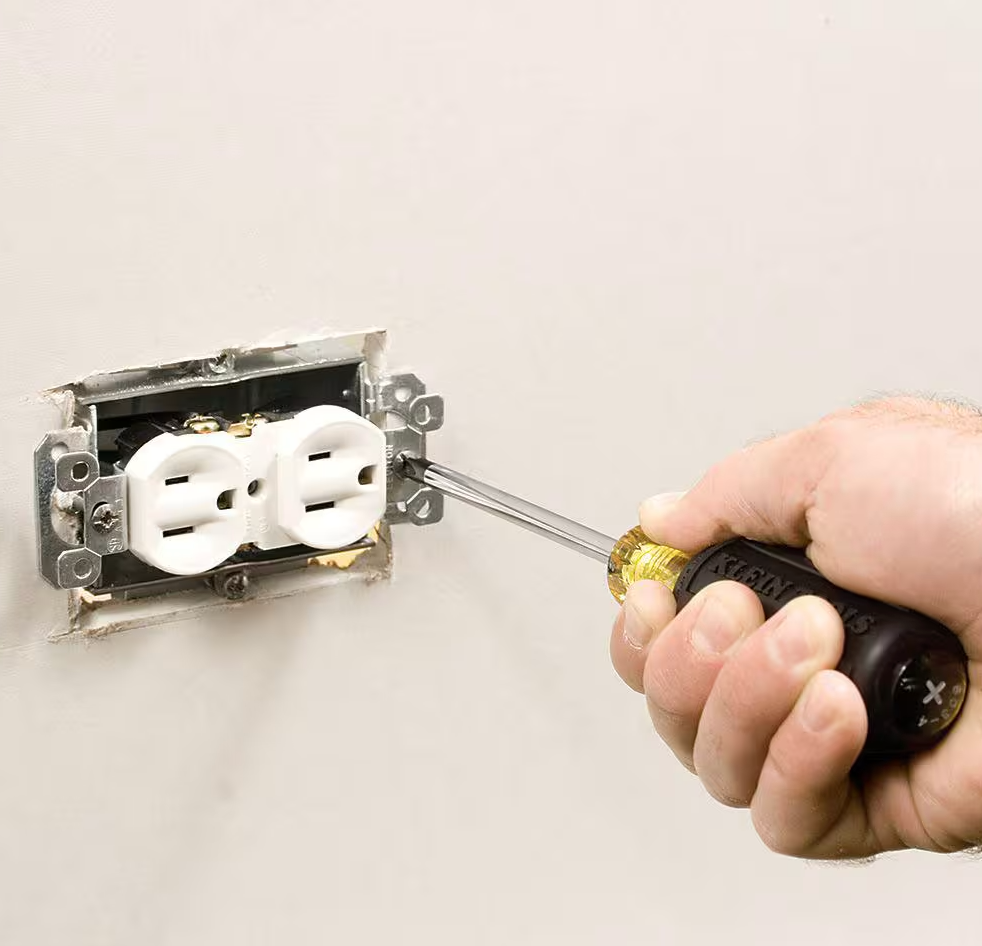 Klein Tools 6-Piece Apprentice Electrician Tool Set (94126)