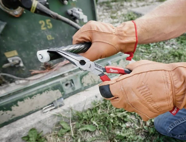 Milwaukee 8" Comfort Grip Long Nose Pliers (MT555)