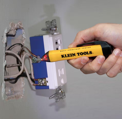 Klein Tools Digital Non-Contact Voltage and GFCI Receptacle Test Kit (NCVT1PKIT)